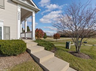 2200 Neubauer Cir #2200, Lindenhurst, IL 60046