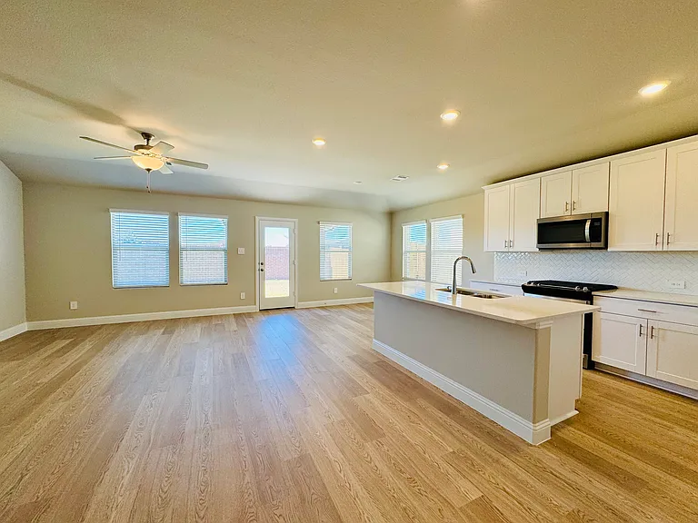 1093 Eagle Run Ln — Photo 8