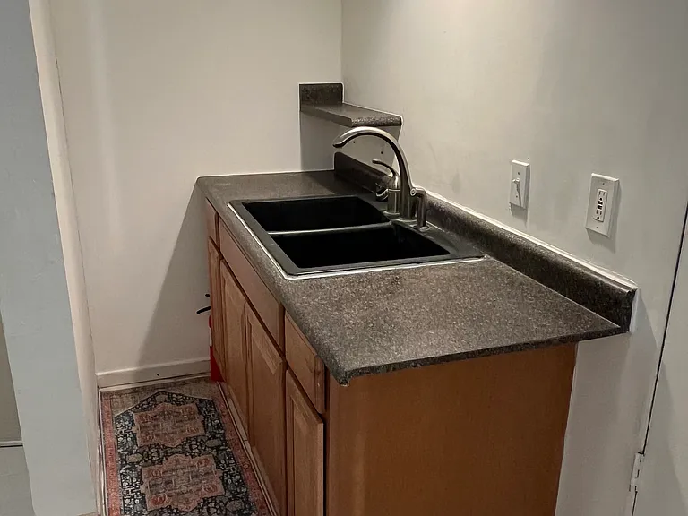 1356 Merritt Dr — Photo 6