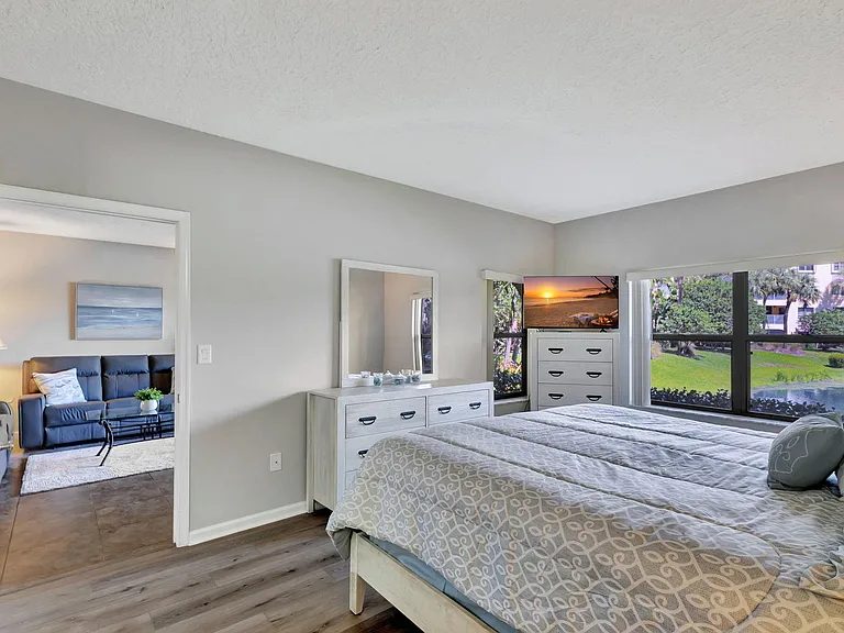 300 Uno Lago Dr #101 — Photo 24