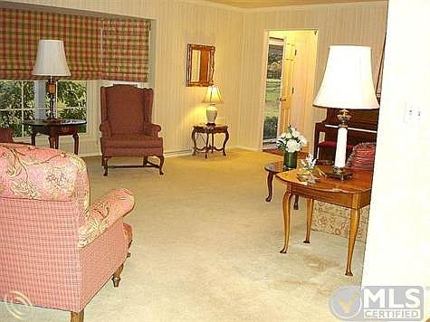 Livingrm with Bay WIndow