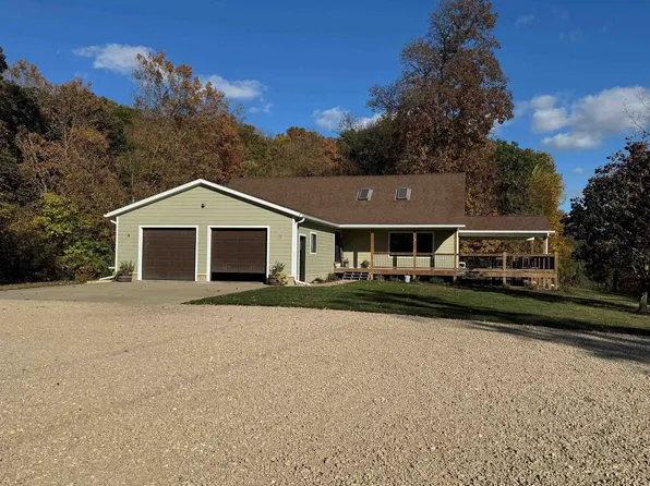 37397 Estes Point Rd, Guttenberg, IA 52052