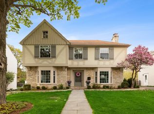 2206 Greenwood Ave, Wilmette, IL 60091