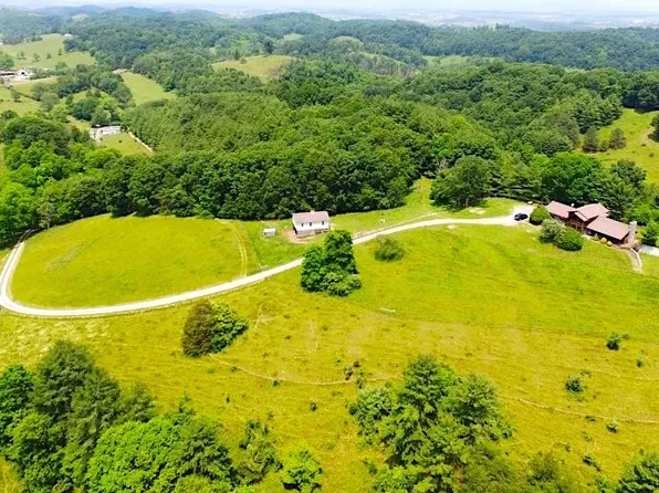 974 Huckleberry Rd, Crockett, VA 24323