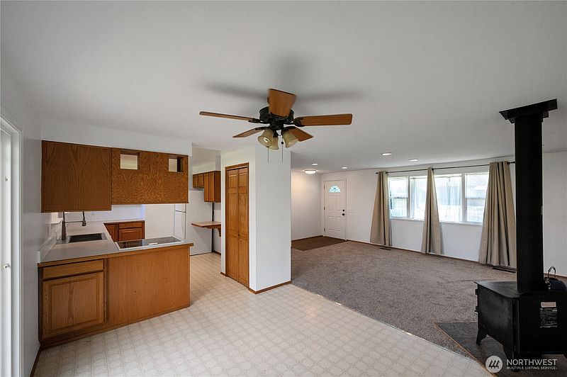 3rd image of 8947 Fruitdale Road
