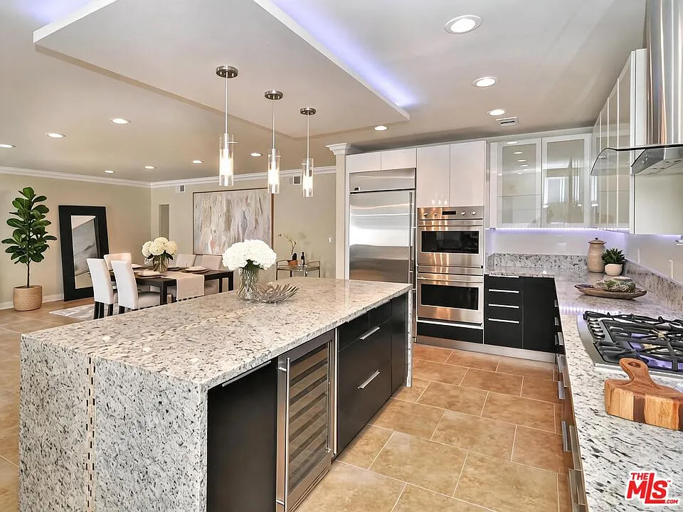 3 bed, 2.5 bath, 1990 sqft, $3,995 — Photo 4