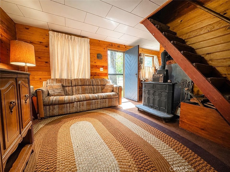 2nd image of 909 E Big Bear Blvd