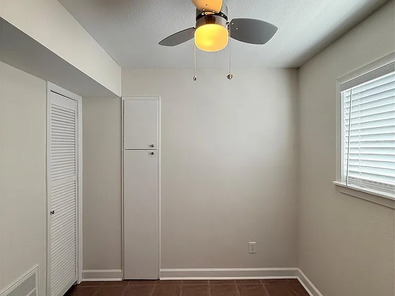 1141 N Durham Dr #17 — Photo 6