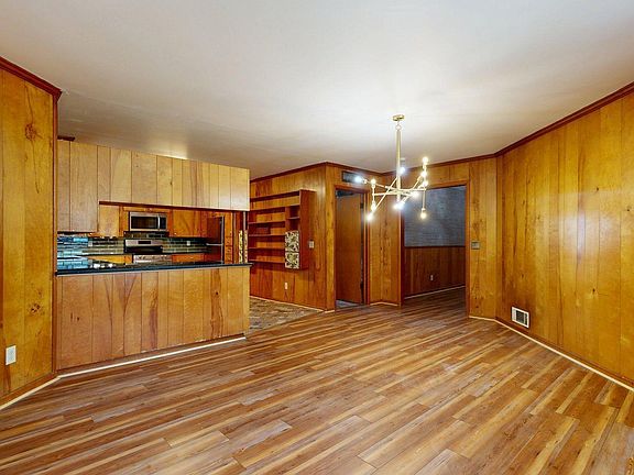 3rd image of 8 Roundtree St