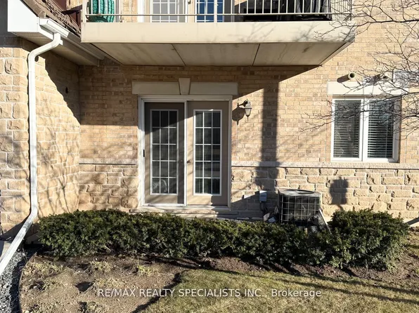 4016 Kilmer Dr #112, Burlington, ON L7M 5A7