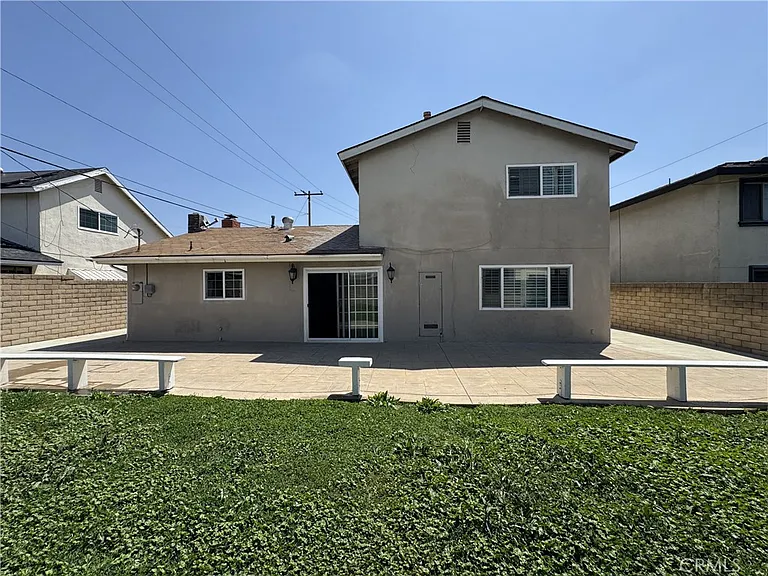 4037 S Ellesford Ave — Photo 38