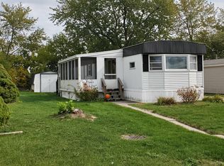 28 Meadowlark Ln, Beecher, IL 60401