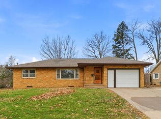 2000 Circle Dr, Muscatine, IA 52761