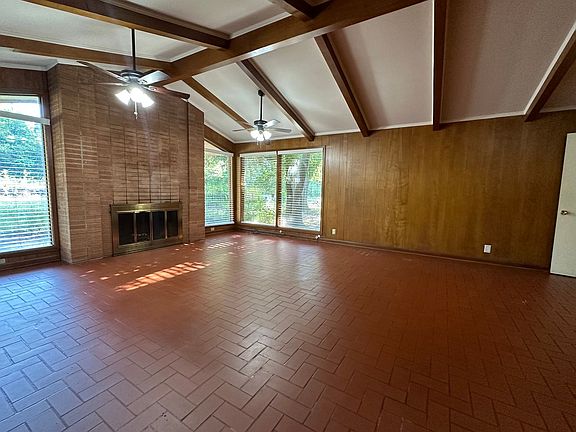 2nd image of 18 Meadow Ln