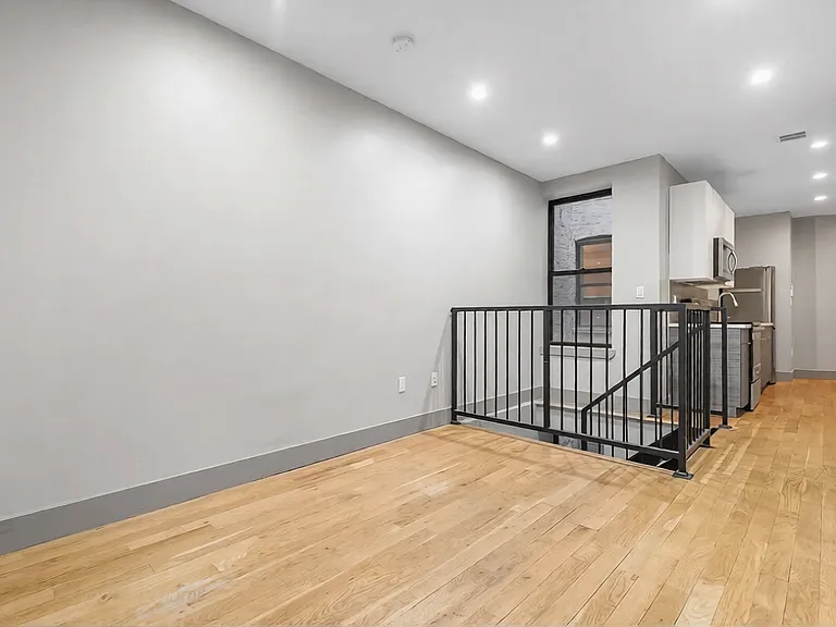 1716 Woodbine St #1F — Photo 8