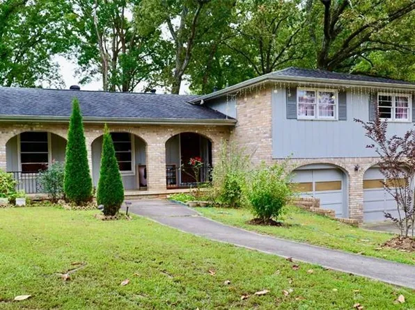 4027 Stoneview Cir, Stone Mountain, GA 30083