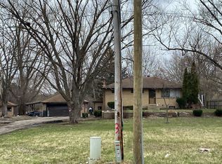 40805 N Delany Rd, Wadsworth, IL 60083