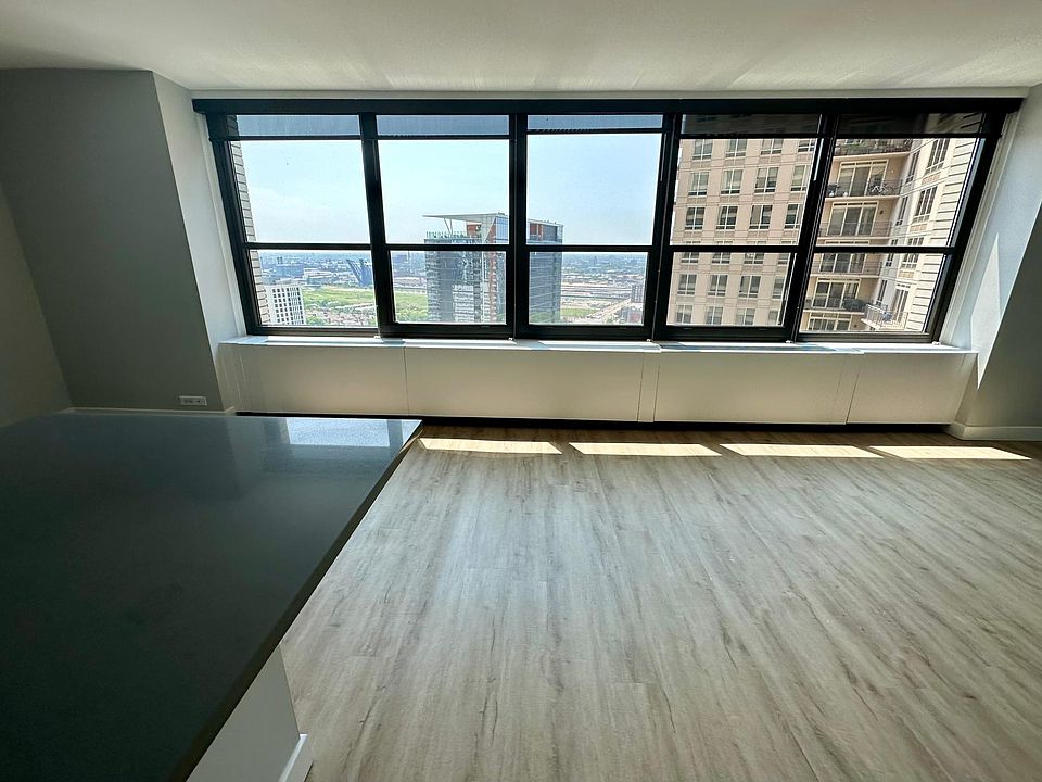 1st image of 916 S Wabash Ave #602