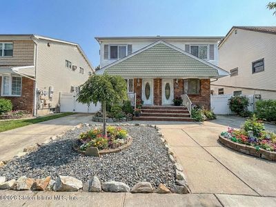 32 Von Braun Ave, Staten Island, NY, 10312