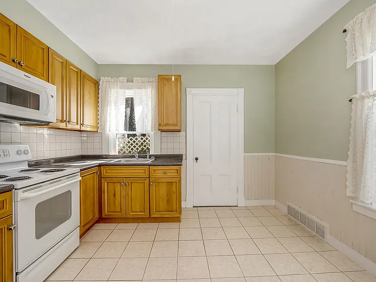 16 Oak Grove Ter — Photo 30