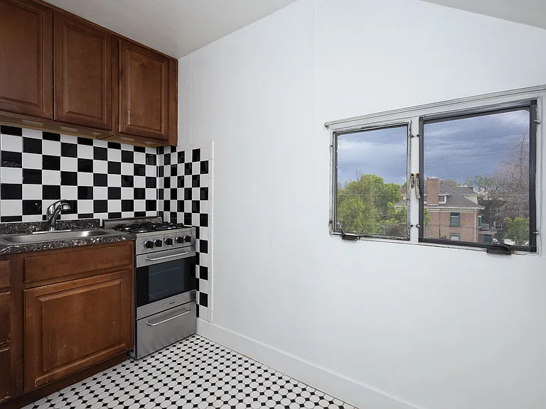 Cross Park Apartments — Photo 46