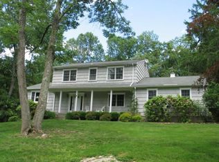 11 Sloehidden Rd, Briarcliff Manor, NY 10510