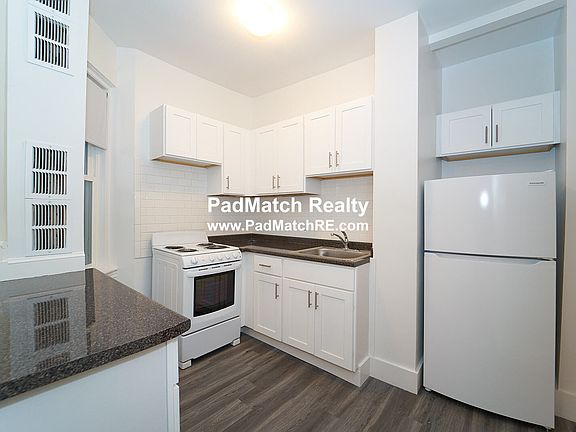 5th image of 1788 Beacon St #12058016