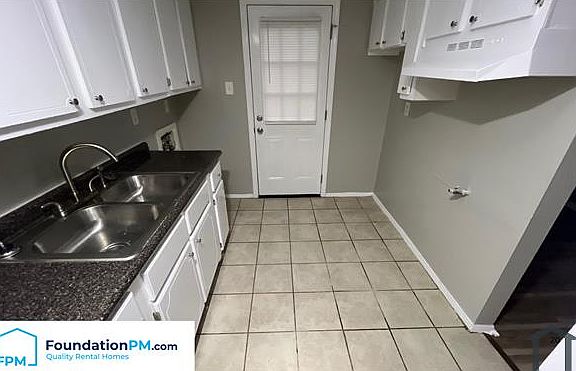 4th image of 1129 Catalina Rd #1