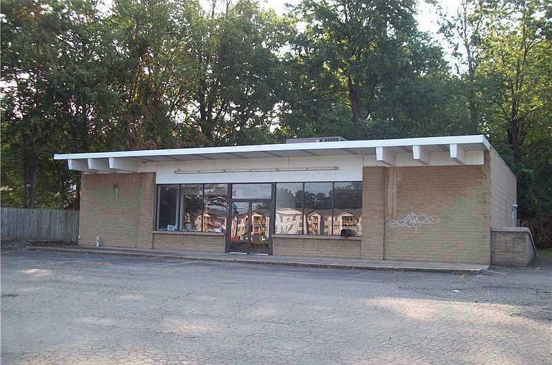 1st image of 4415 East Lake Road