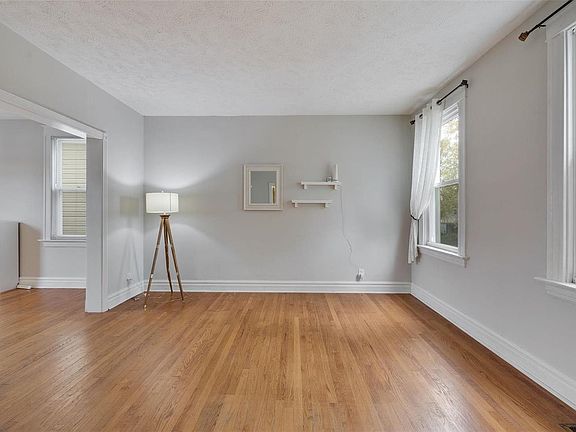 5th image of 4743 Hummel Ave