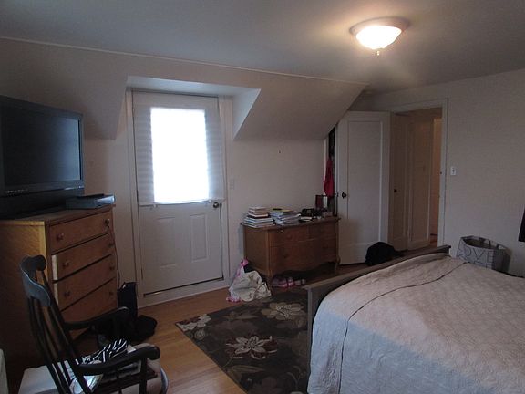5th image of 310 Lincoln Blvd
