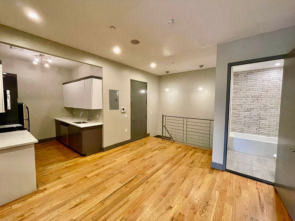 1st image of 337 Melrose St APT 1B