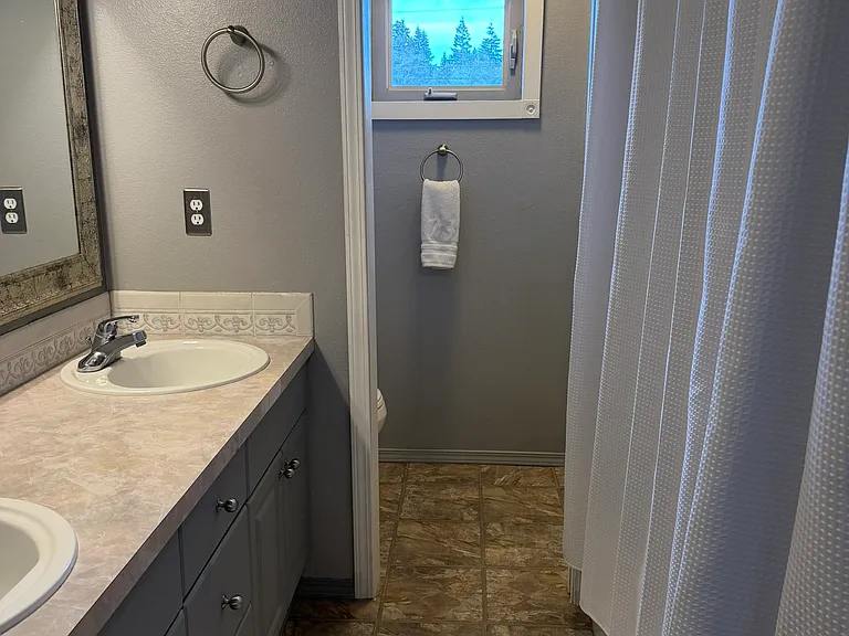 4063 Flora Dr — Photo 12