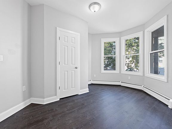 2nd image of 71 Clarke Ave APT 3R
