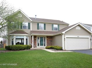 982 Stone Creek Cir, Crystal Lake, IL 60014