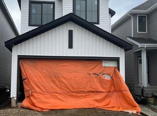 1953 209a St NW, Edmonton, AB T6M 3A3