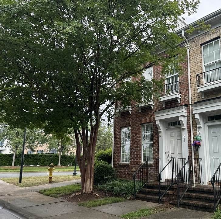 1st image of 101 Quarter Ln