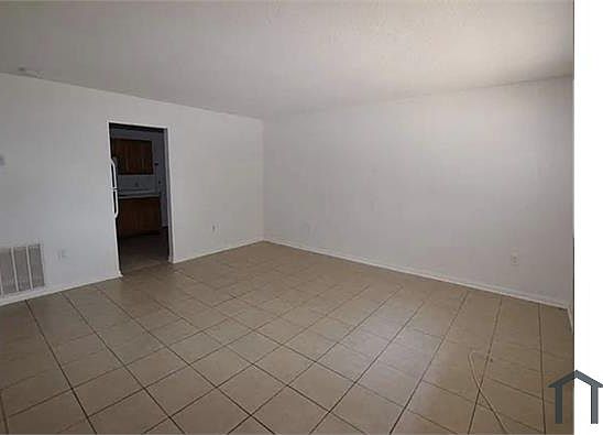 3rd image of 1801 Center St #2