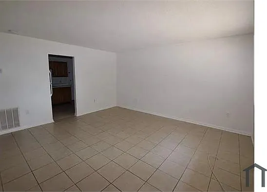 1801 Center St #2 — Photo 7