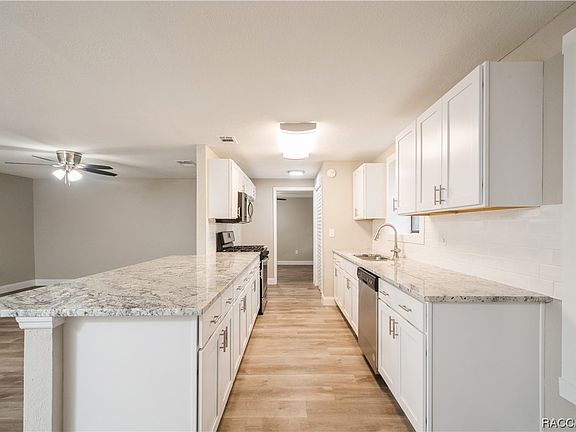5th image of 2270 W Devon Dr