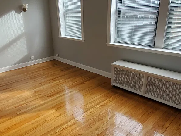 2340 W Farwell Ave APT 2E, Chicago, IL 60645