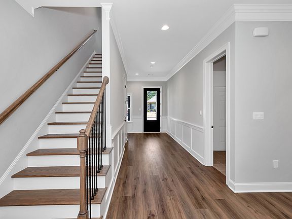 9506 Hampton Oak Drive SE in Oak Meadows