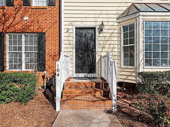 2nd image of 104 Knightsborough Way