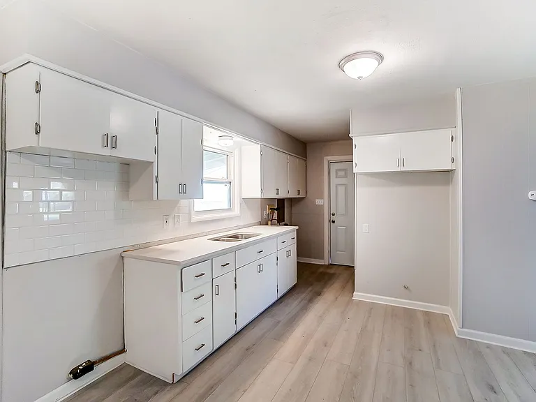 4423 Faraday Ct — Photo 10