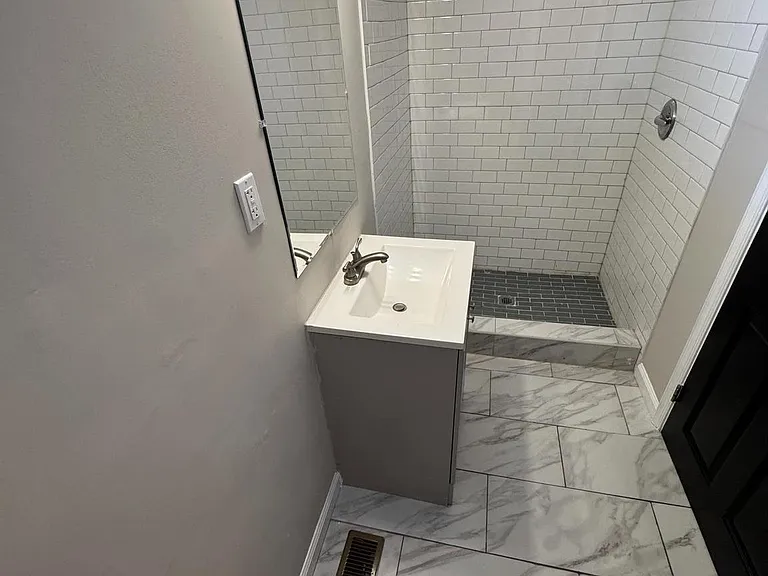 105 Williams Ave — Photo 17