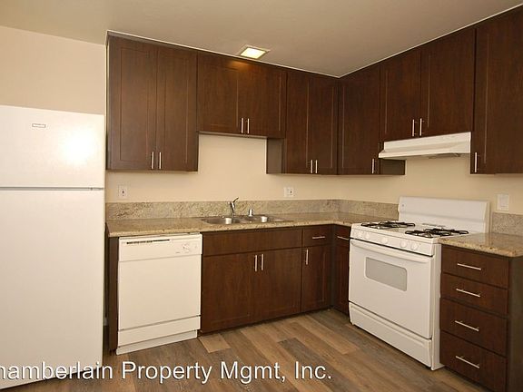 3rd image of 1060 Chinquapin Ave APT 18