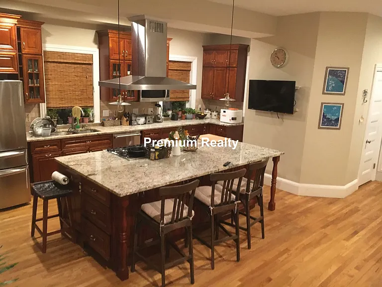108 Walnut St #108 — Photo 20