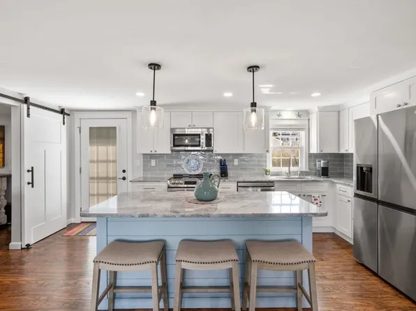 22 Almy Ave, Sandwich, MA 02563