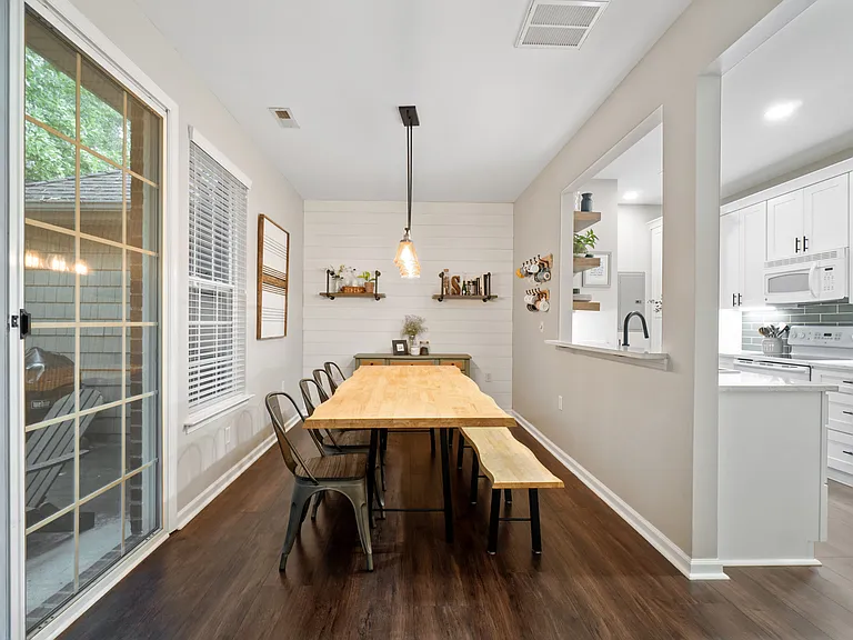 5276 Elston Ln — Photo 4
