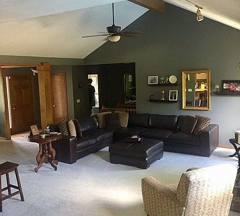 4th image of 15803 Josephine St